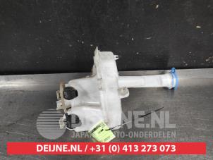 Suzuki Celerio Scheibensprühertank vorne O741248 foto 2