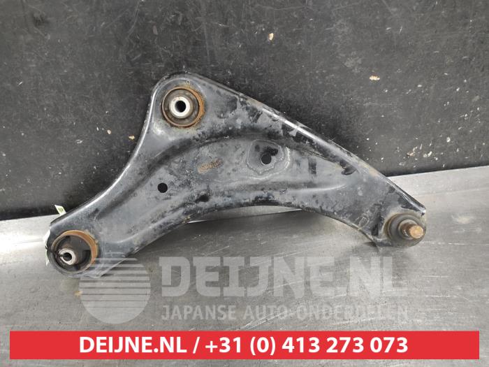 Nissan Juke Querlenker rechts vorne O741327
