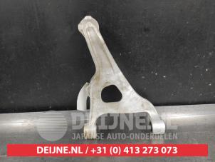 Nissan Qashqai Querlenker rechts hinten O741356 foto 3