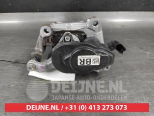 Nissan Qashqai Rear brake calliper, right O741360 photo 2