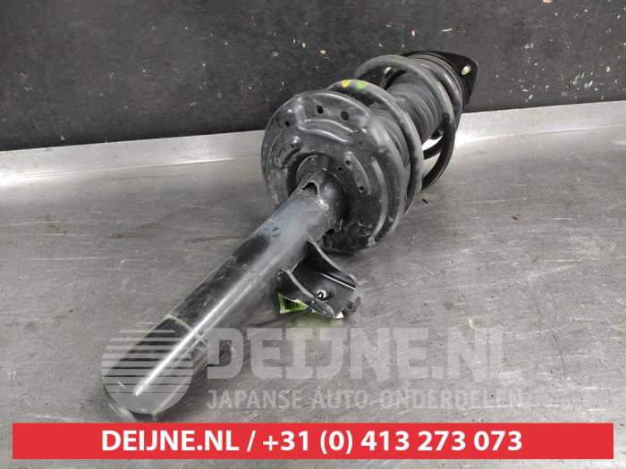 Nissan Qashqai Schokdemperpoot rechts-voor O741362