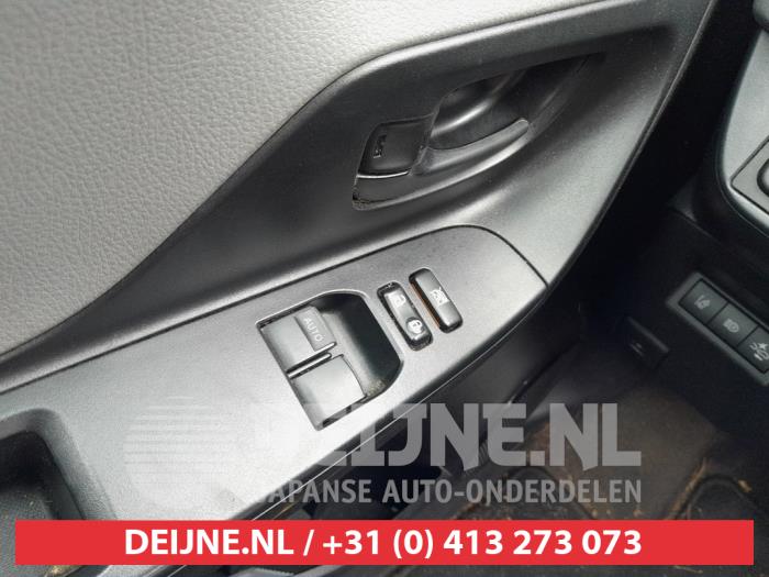 Toyota Yaris Kombischalter Fenster O741375