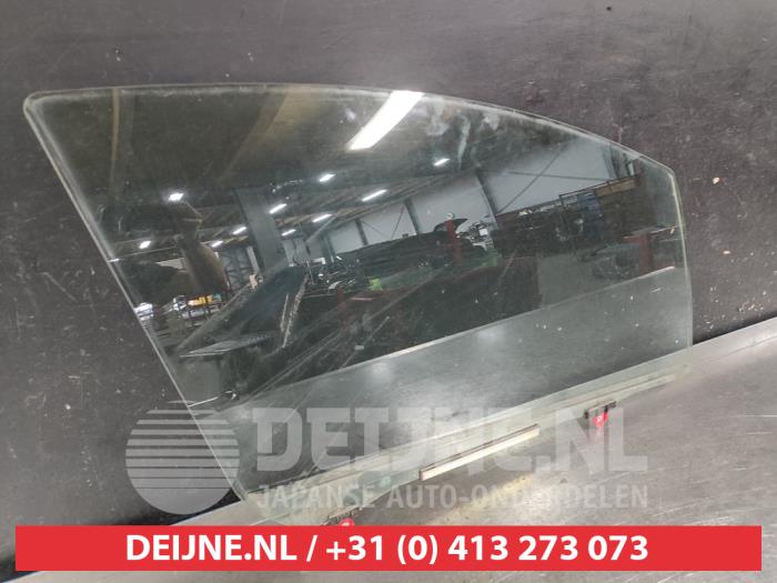 Toyota Yaris Türscheibe 4-türig rechts vorne O741389