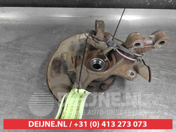 Toyota Yaris Achsschenkel links vorne O741414