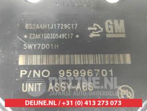 Chevrolet Spark ABS pump O741438 photo 2