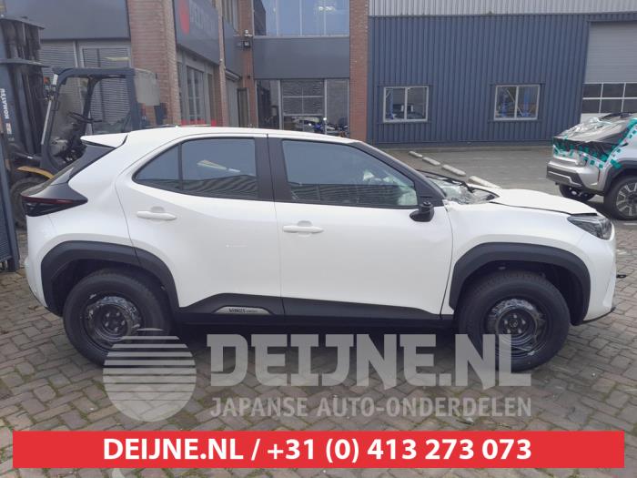 Toyota Yaris Cross Tür 4-türig rechts vorne O741450