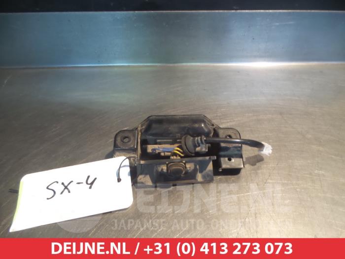 Suzuki SX-4 Heckklappengriff O257443