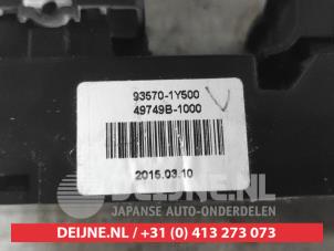 Kia Picanto Multi-functional window switch O741504 photo 2