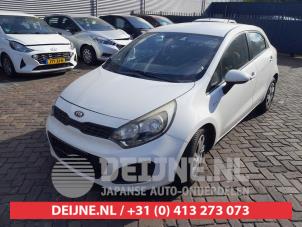 Kia Rio Bonnet O741556 photo 3