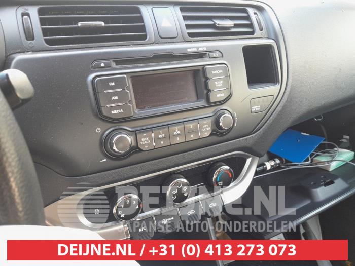 Kia Rio Heater control panel O741586
