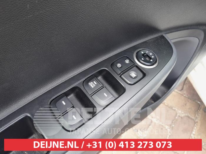 Hyundai I10 Kombischalter Fenster O741621