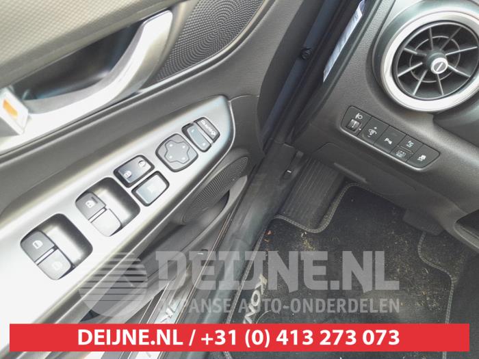 Hyundai Kona Kombischalter Fenster O741668