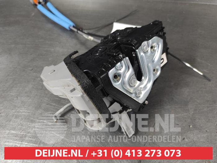 Hyundai Kona Türschlossmechanik 4-türig links hinten O741675