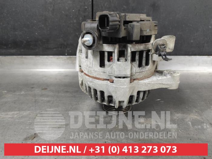 Gebruikte Dynamo Toyota Yaris II (P9) 1.3 16V VVT-i Prijs € 50,00 Margeregeling aangeboden door V.Deijne Jap.Auto-onderdelen BV