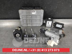 Toyota Yaris Kontaktslot+Sleutel O741740 foto 2