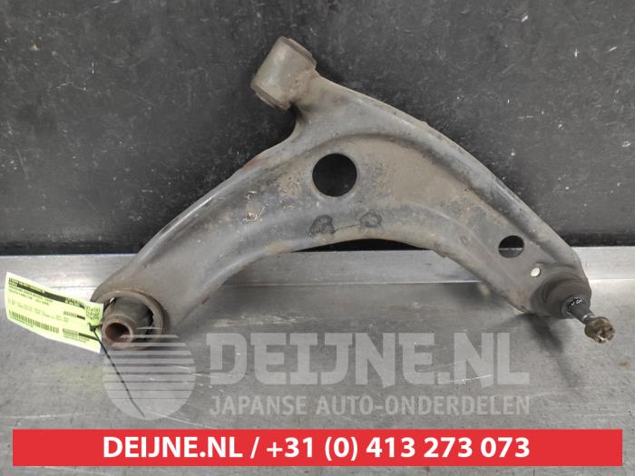 Toyota Yaris Front lower wishbone, right O741756