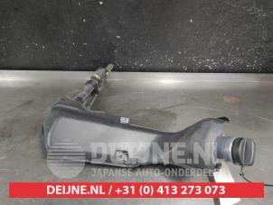 Toyota Yaris Füllrohr Kraftstofftank O741759 foto 2