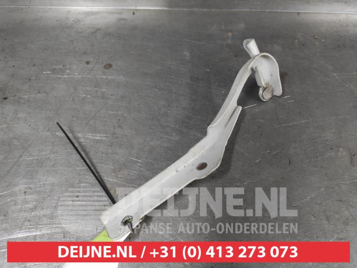 Suzuki Alto Bonnet Hinge O741912