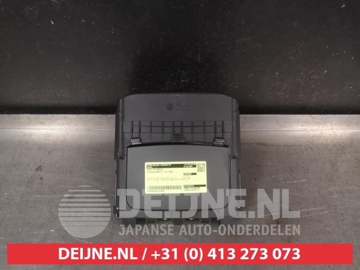 Gebruikte Head-up display Hyundai Kona (OS) 1.6 GDi HEV 16V Prijs op aanvraag aangeboden door V.Deijne Jap.Auto-onderdelen BV