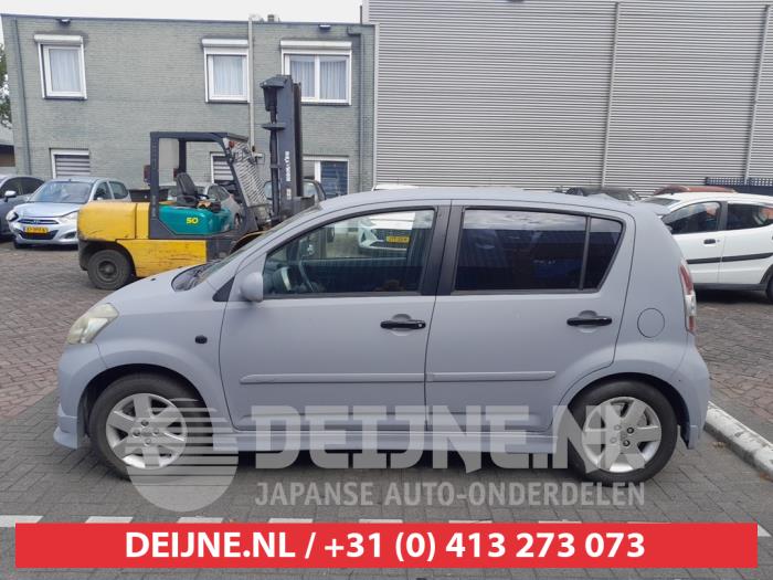 Daihatsu Sirion Portierruit 4Deurs links-achter O742099