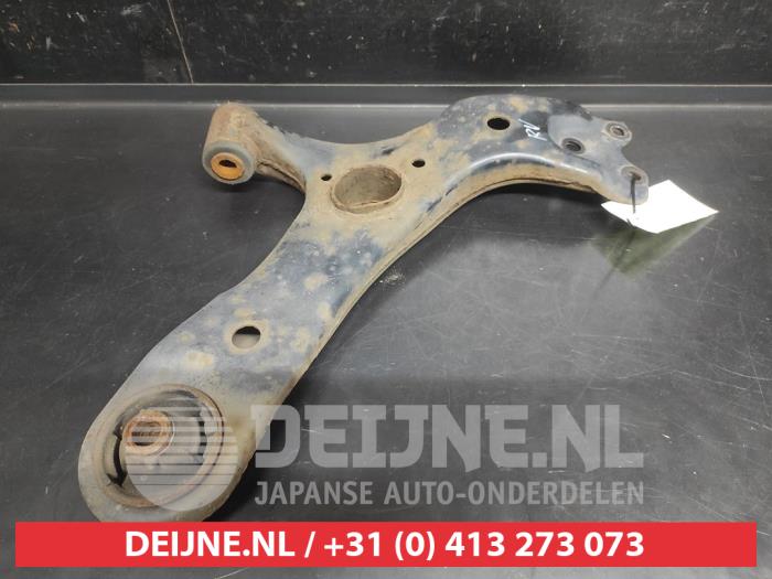 Toyota Prius Plus Querlenker unten rechts vorne O742288