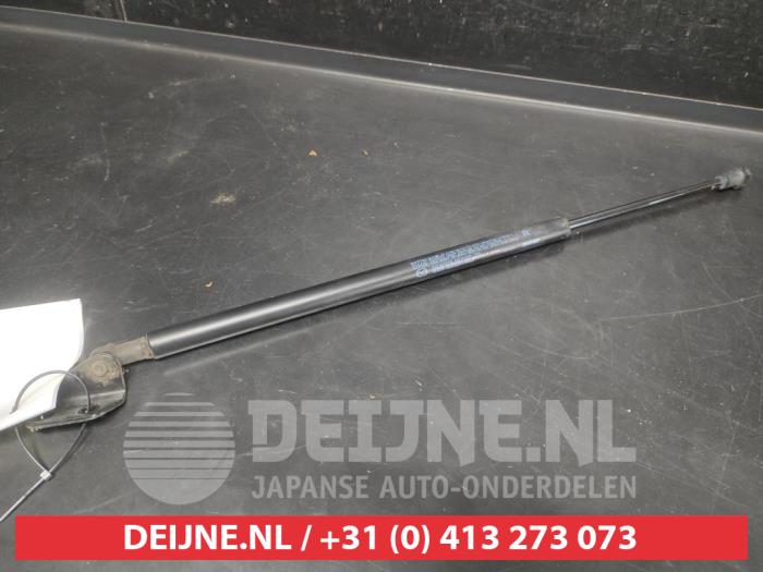 Mazda CX-3 Gasdemper rechts-achter O742320