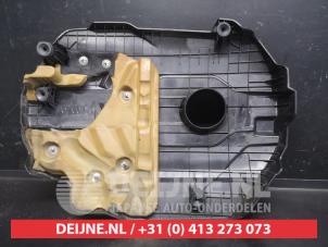 Hyundai I30 Fastback Engine protection panel O742424 photo 2