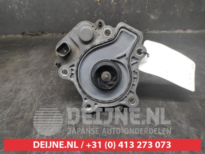 Toyota Auris Waterpomp O742427