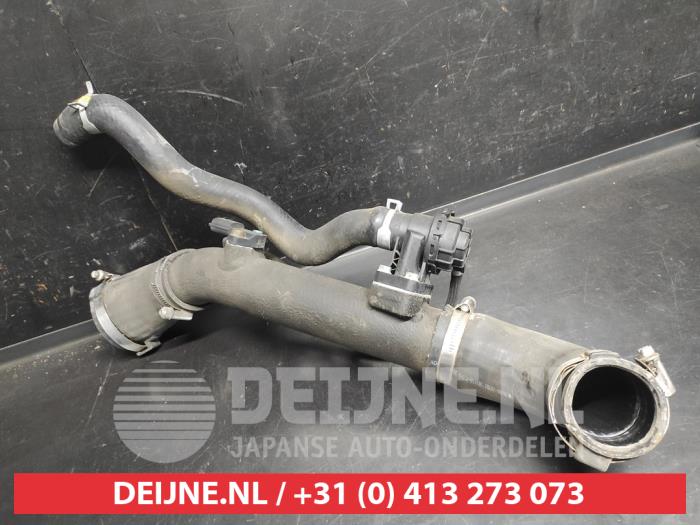 Gebruikte Intercooler Buis Hyundai i30 Fastback (PDEBA/PEDBC) 2.0 N Turbo 16V Prijs op aanvraag aangeboden door V.Deijne Jap.Auto-onderdelen BV