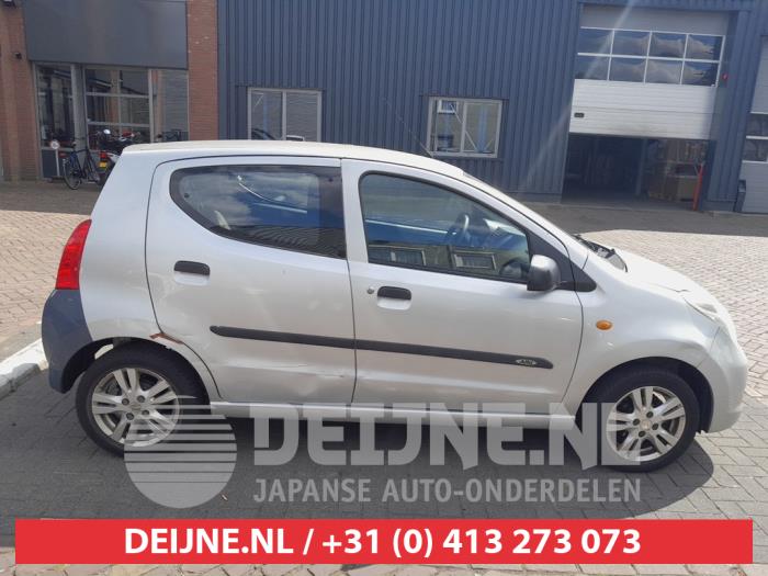 Suzuki Alto Portier 4Deurs rechts-voor O742517