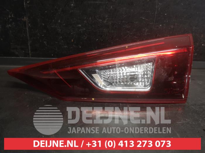 Mazda 3 Tailgate reflector, right O742561
