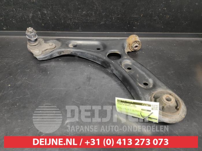 Hyundai I30 Fastback Front lower wishbone, left O742566