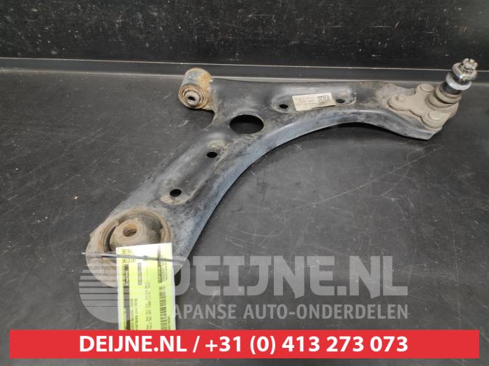 Hyundai I30 Fastback Front lower wishbone, right O742567