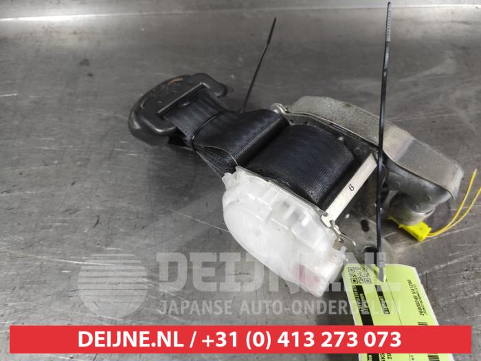 Toyota Aygo Front seatbelt, left O742708