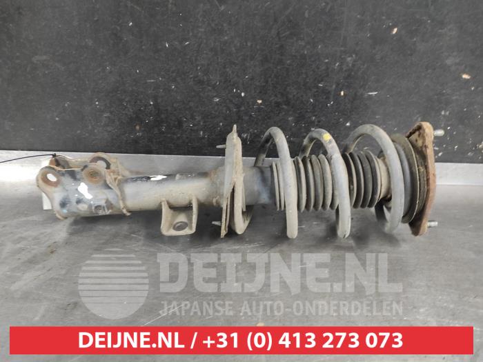 Hyundai I30 Stoßdämpferstrebe links vorne O742710