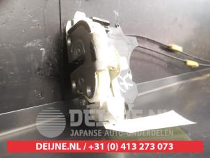 Mitsubishi Lancer Front door lock mechanism 4-door, right O742712 photo 3