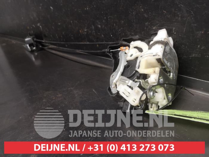 Mitsubishi Lancer Türschlossmechanik 4-türig rechts hinten O742713