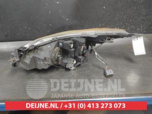 Mazda 3 Headlight, right O742797 photo 2