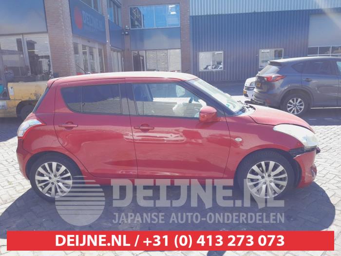 Suzuki Swift Türscheibe 4-türig rechts hinten O742887