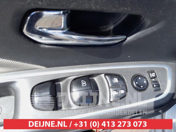 Nissan Micra Combischakelaar ramen O742919