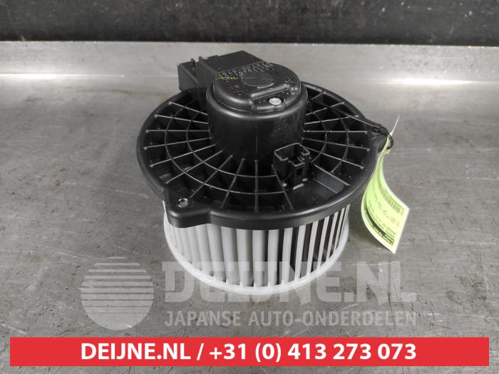 Mazda CX-5 Heating and ventilation fan motor O743021