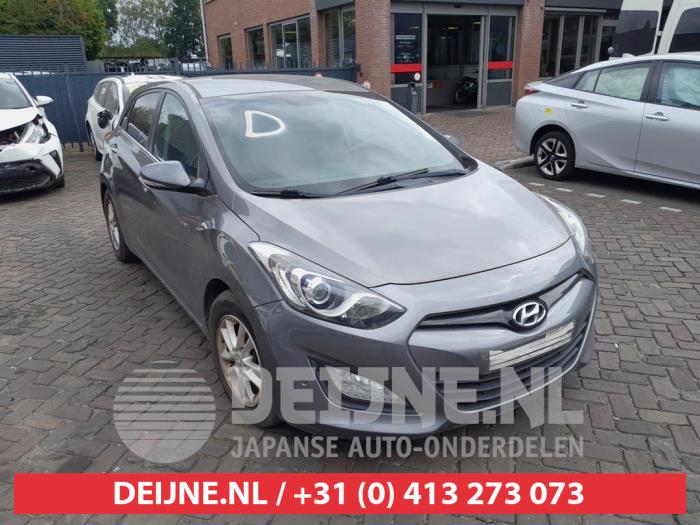 Hyundai I30 Koplamp rechts O743041