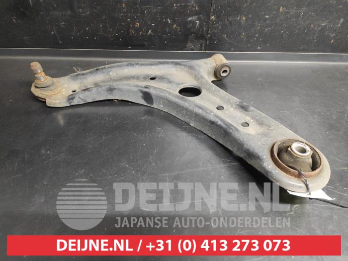 Kia Stonic Draagarm onder links-voor O743093