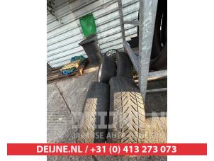 Toyota Hilux Velgen set + banden O743101 foto 4