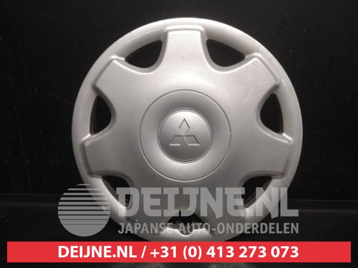 Mitsubishi Colt Wheel cover (spare) O743110