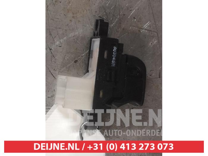 Nissan X-Trail Elektrisches Fenster Schalter O743161