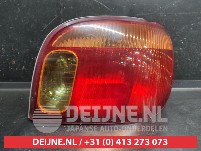 Toyota Yaris Taillight, right O743266