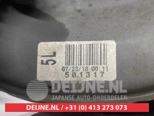 Toyota Yaris Achsschenkel links vorne O743306 foto 3