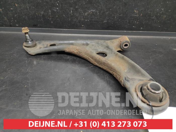 Toyota Yaris Querlenker unten links vorne O743302
