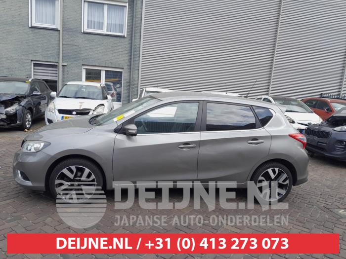 Nissan Pulsar Türscheibe 4-türig links hinten O743571